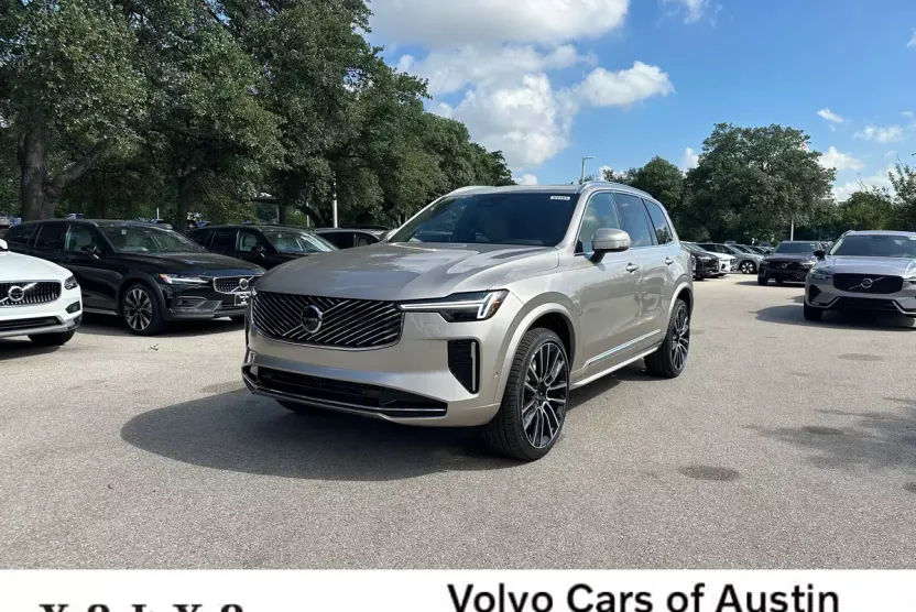 2026 Volvo XC90 B5 Plus photo 1