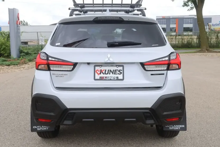 2025 Mitsubishi Outlander Sport ES SE LE photo 1