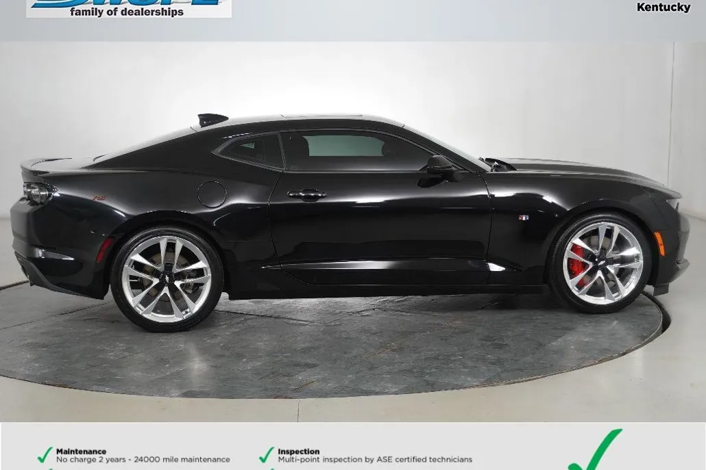 2022 Chevrolet Camaro 1LT photo 1