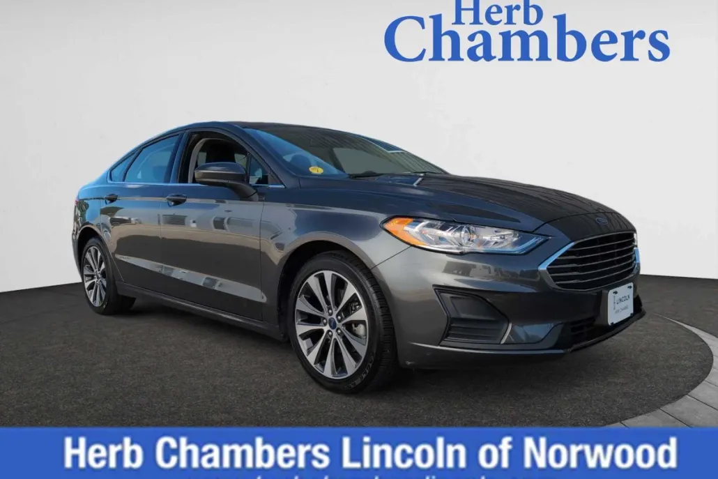 2020 Ford Fusion SE photo 1