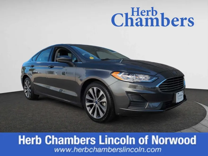 2020 Ford Fusion SE photo 1
