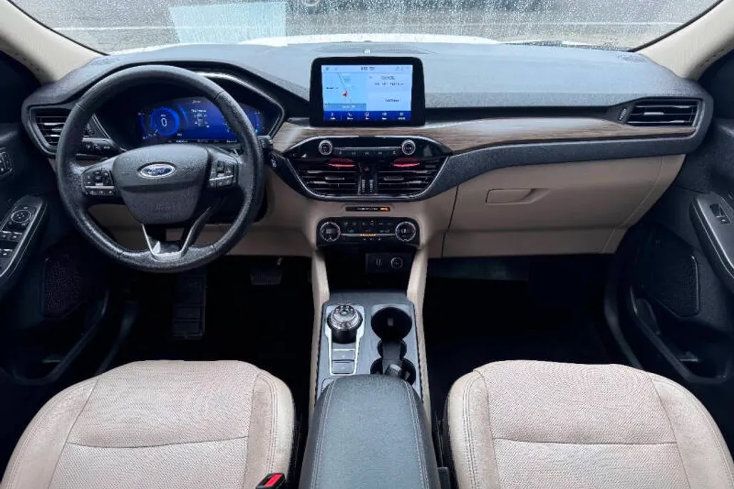 2020 Ford Escape Titanium photo 1