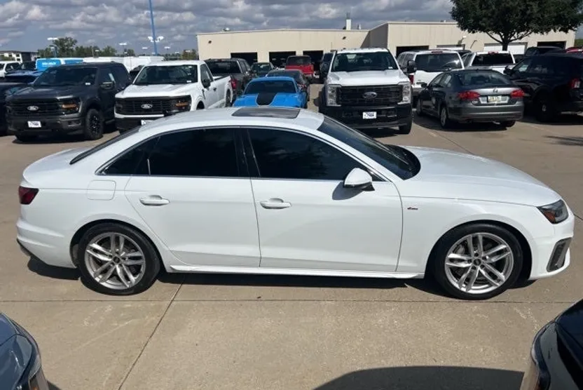 2021 Audi A4 45 S line Premium Plus Quattro photo 1