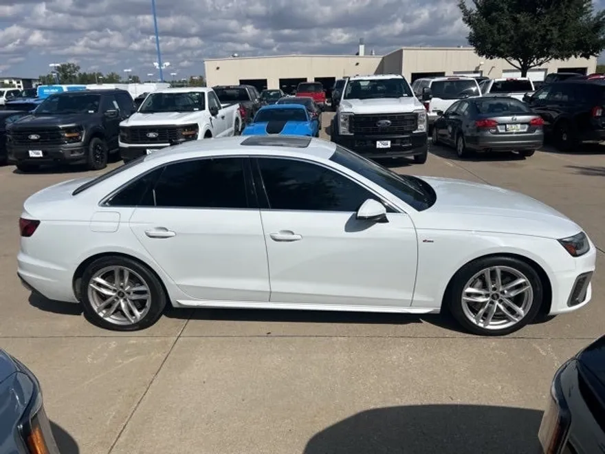 2021 Audi A4 45 S line Premium Plus Quattro photo 1