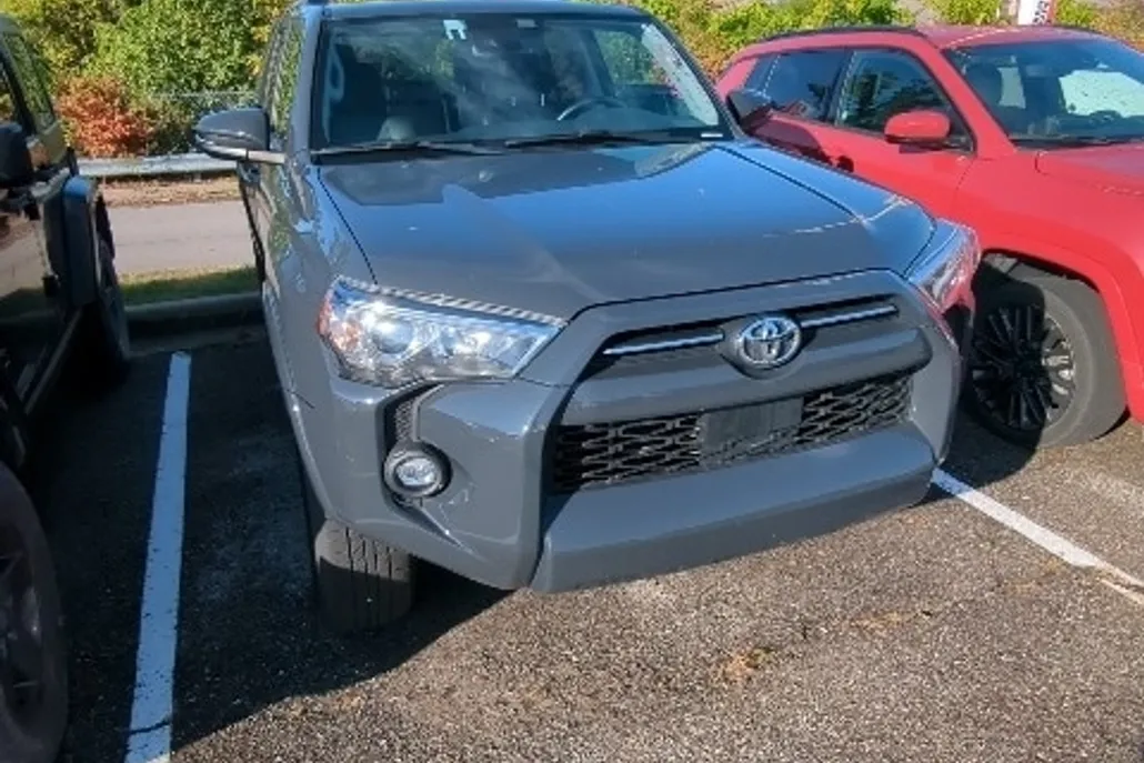 2024 Toyota 4Runner SR5 Premium photo 1