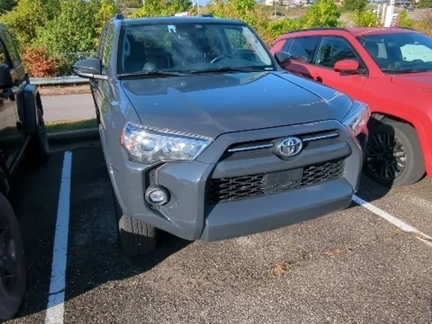 2024 Toyota 4Runner SR5 Premium photo 1