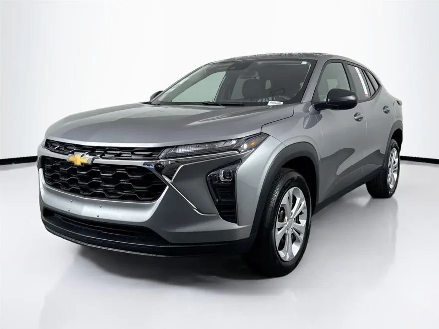 2024 Chevrolet Trax LS photo 1