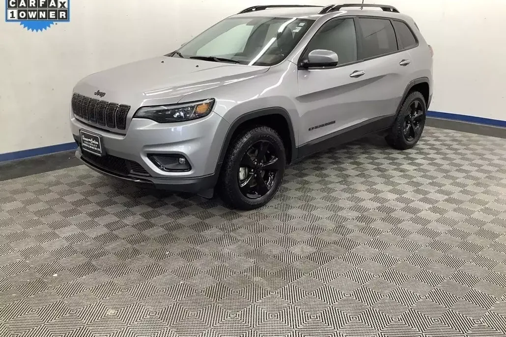 2020 Jeep Cherokee Altitude photo 1