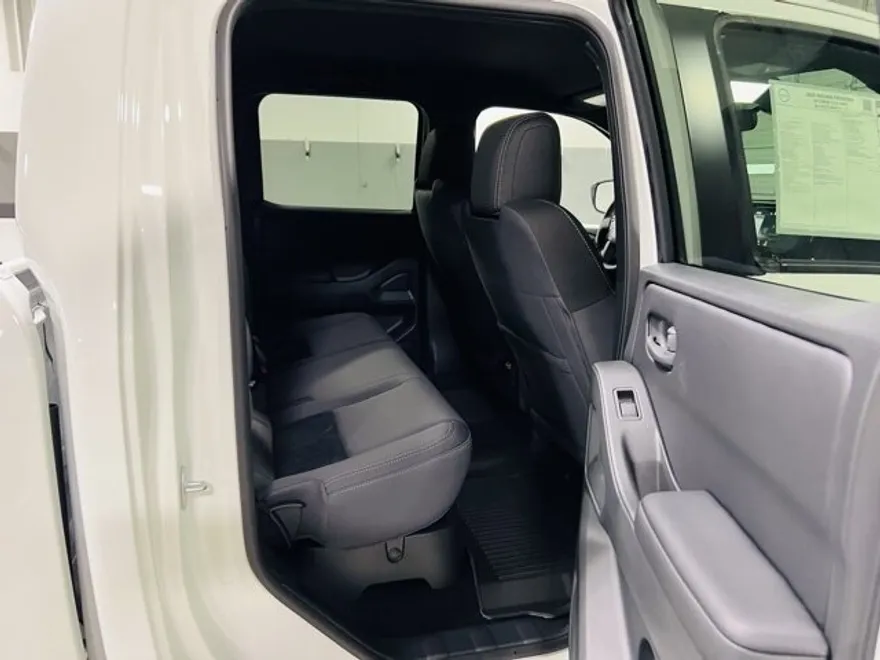 2026 Nissan Frontier SV photo 1
