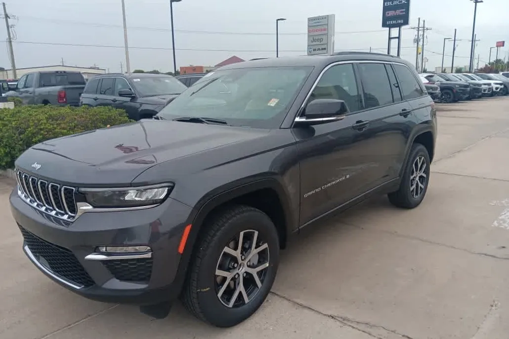 2025 Jeep Grand Cherokee Limited photo 1