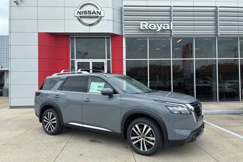 2025 Nissan Pathfinder Platinum photo 1
