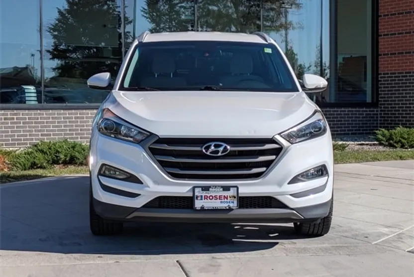 2016 Hyundai Tucson Sport photo 1
