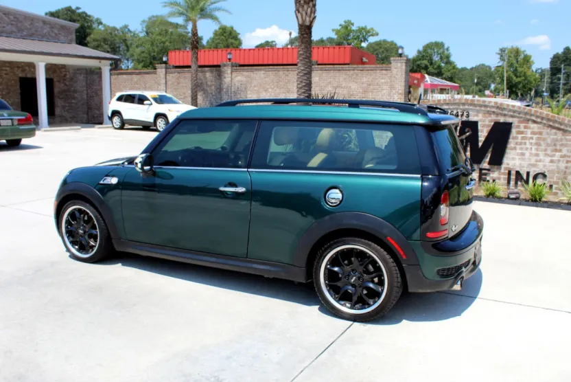 2010 Mini Clubman Base S photo 1