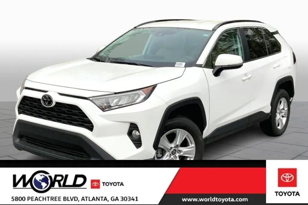 2021 Toyota RAV4 XLE photo 1