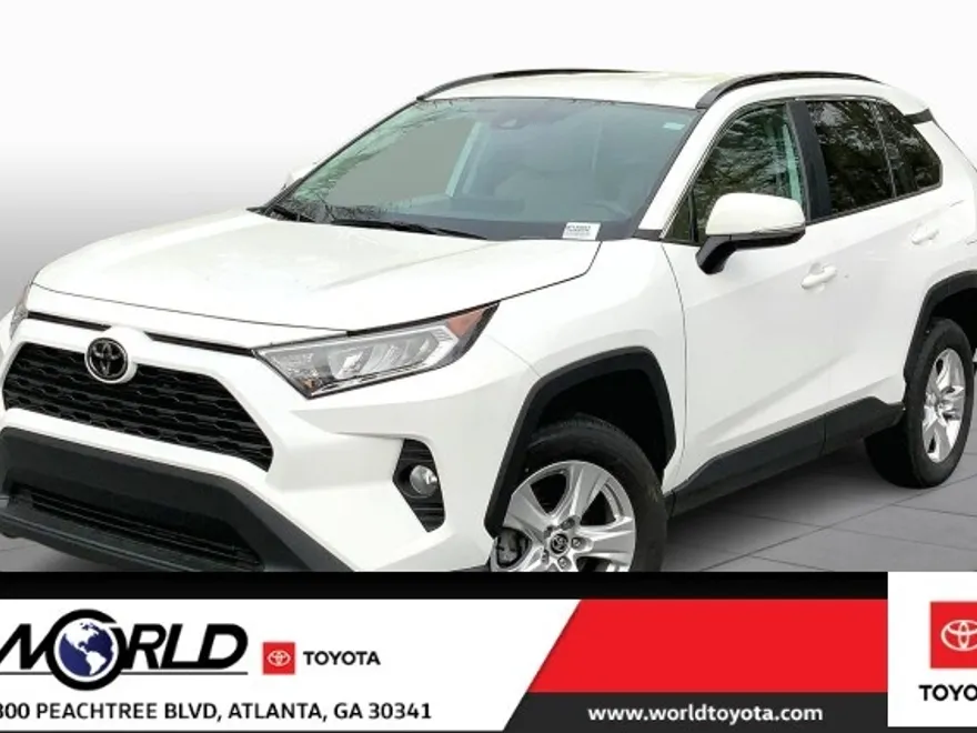 2021 Toyota RAV4 XLE photo 1