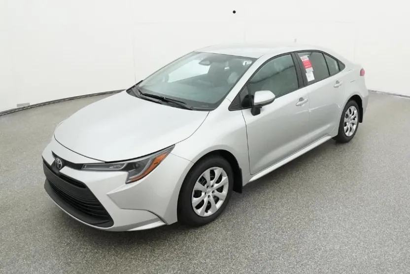 2025 Toyota Corolla LE photo 1