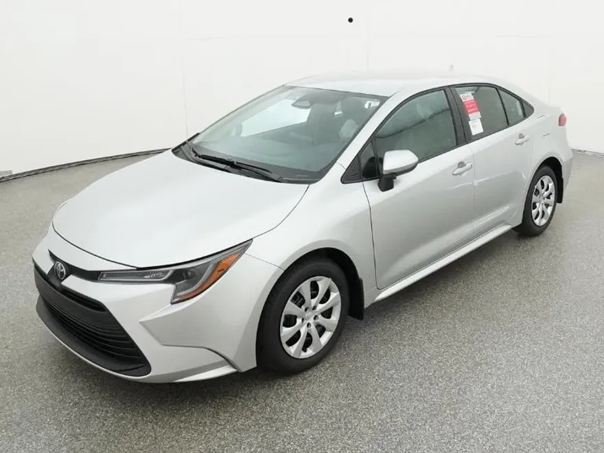 2025 Toyota Corolla LE photo 1