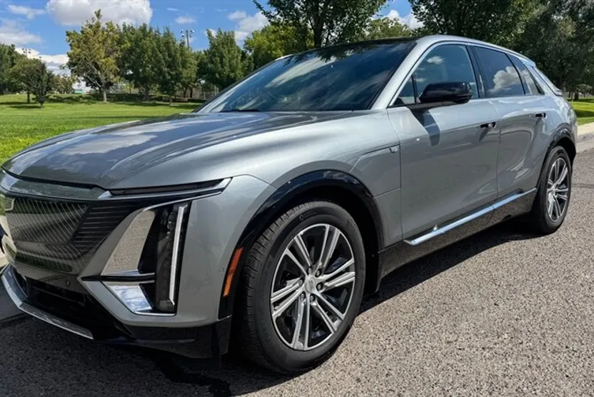 2024 Cadillac Lyriq Luxury photo 1