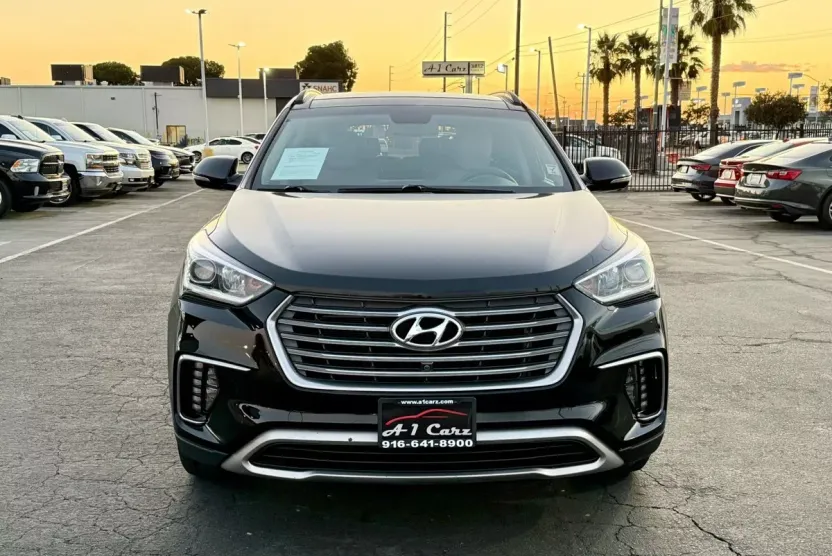 2017 Hyundai Santa Fe Limited Ultimate Sport photo 1