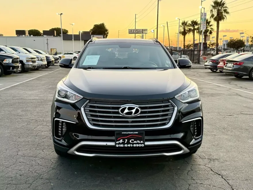 2017 Hyundai Santa Fe Limited Ultimate Sport photo 1