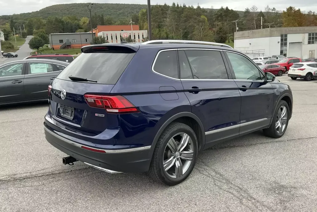 2021 Volkswagen Tiguan SE photo 1