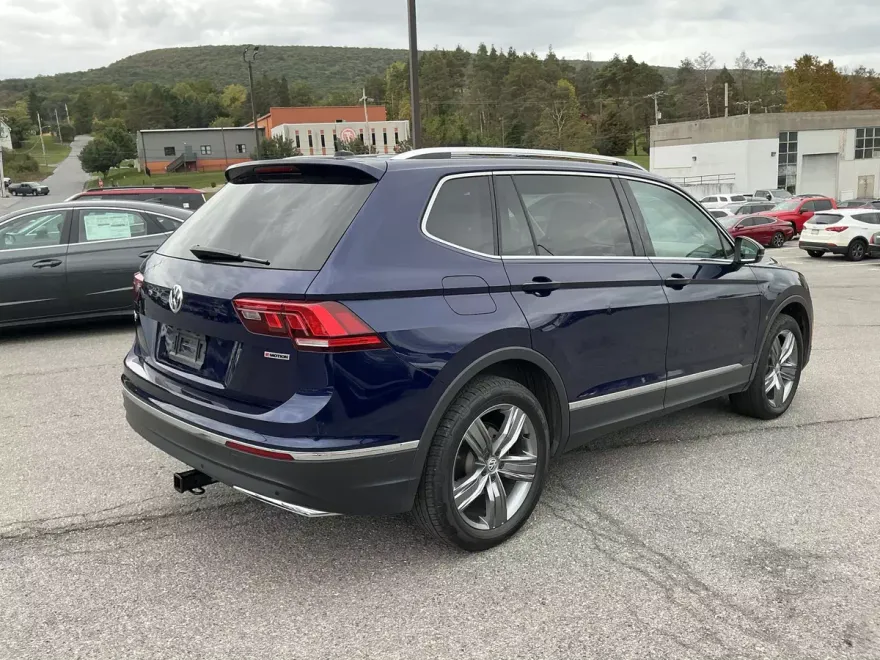 2021 Volkswagen Tiguan SE photo 1