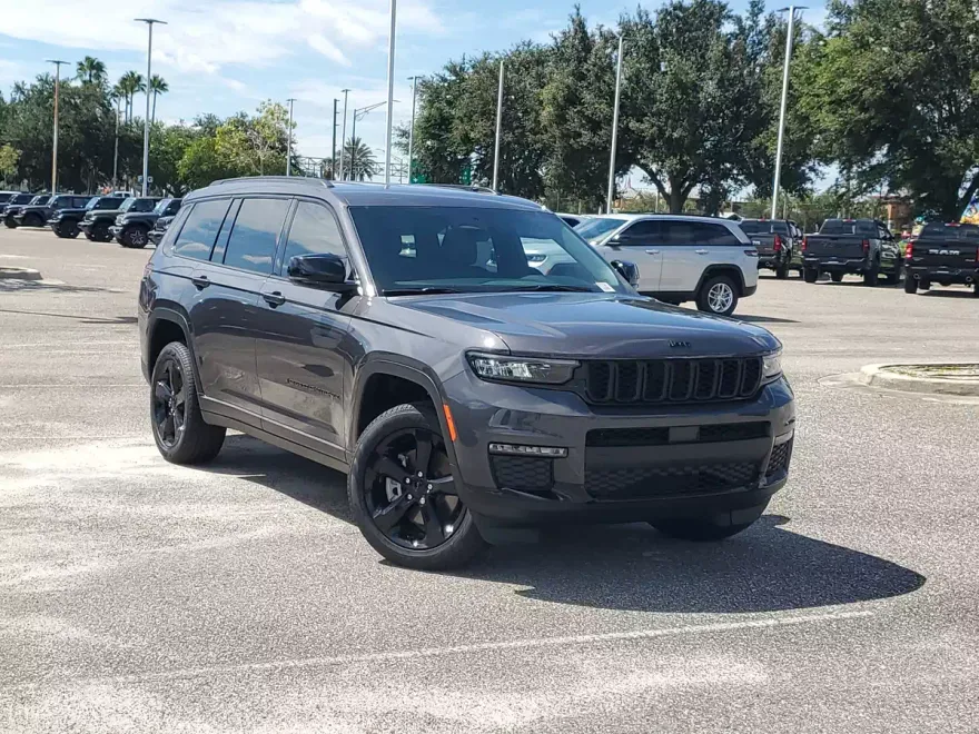 2025 Jeep Grand Cherokee Limited photo 1