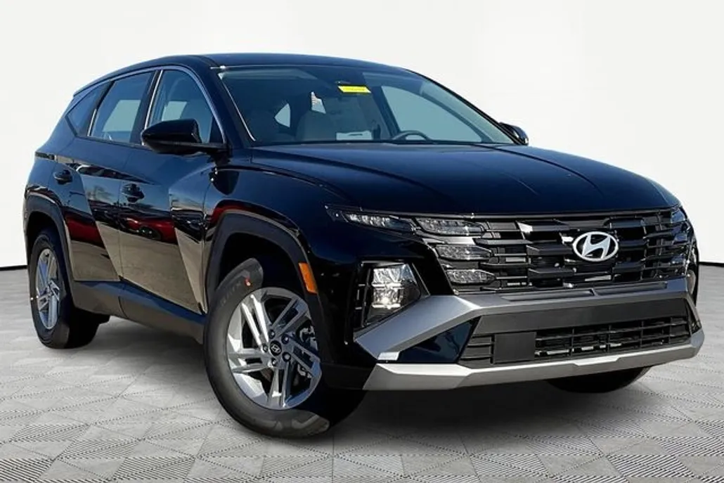 2025 Hyundai Tucson SE photo 1