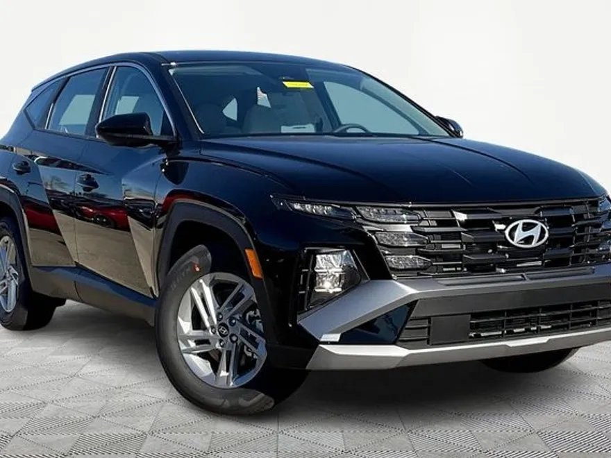 2025 Hyundai Tucson SE photo 1