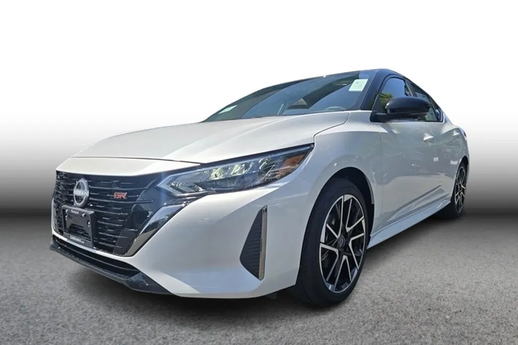 2025 Nissan Sentra SR photo 1