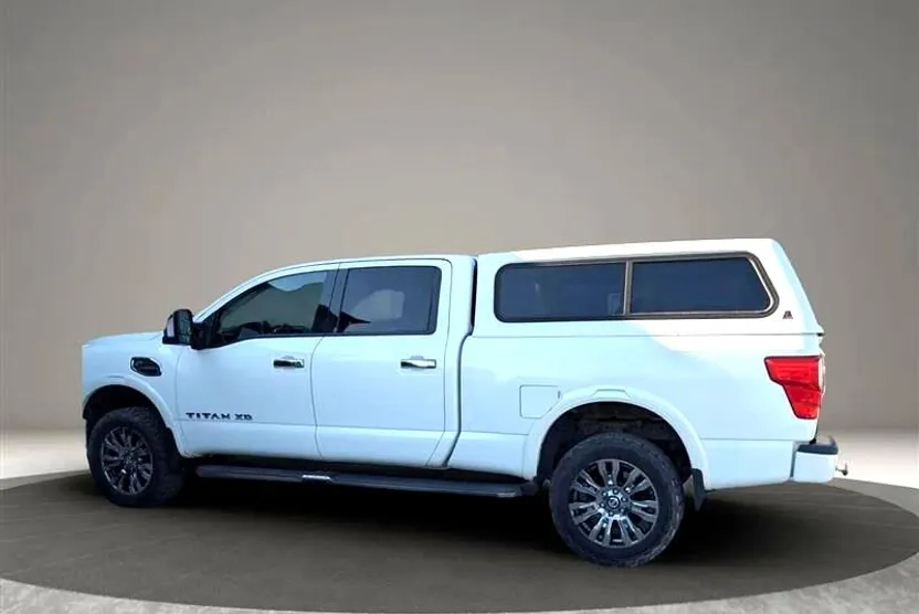 2017 Nissan Titan Platinum Reserve photo 1