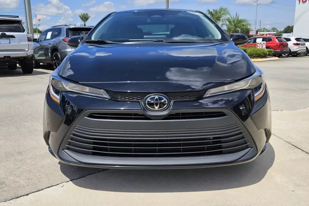 2024 Toyota Corolla LE photo 1