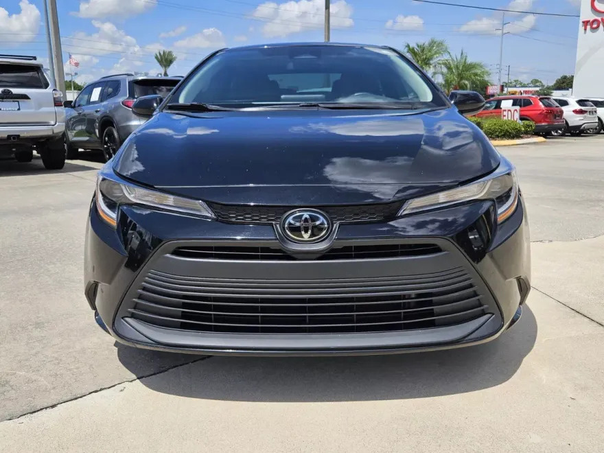2024 Toyota Corolla LE photo 1