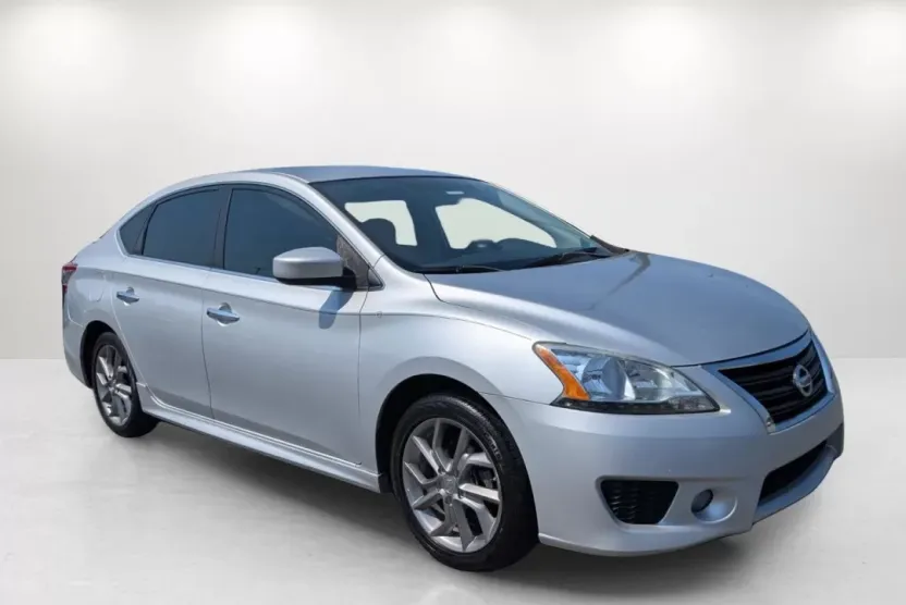 2013 Nissan Sentra SR photo 1