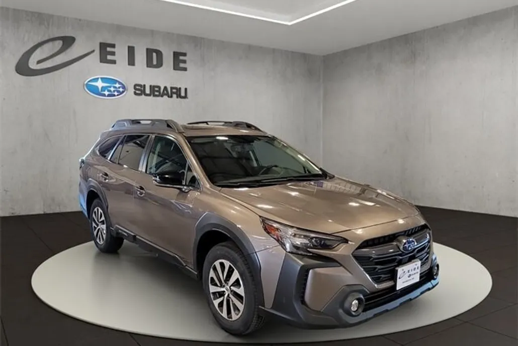 2023 Subaru Outback Premium photo 1