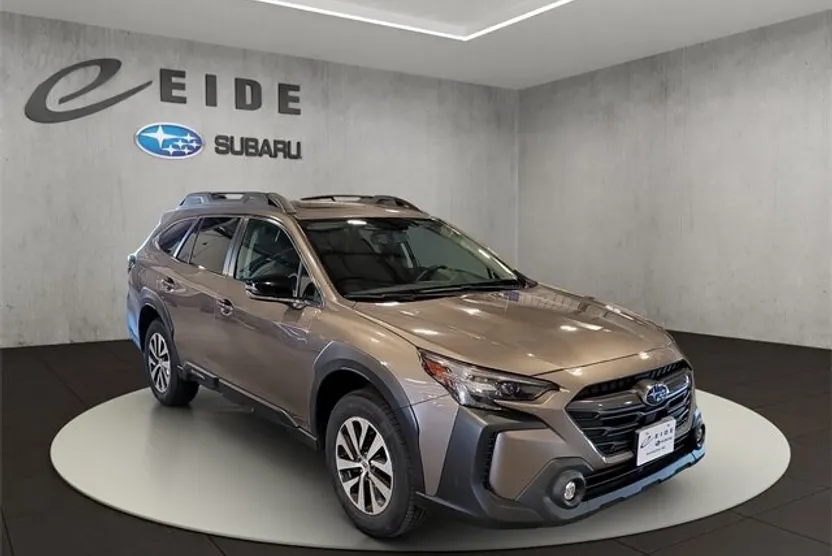 2023 Subaru Outback Premium photo 1