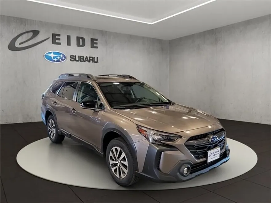 2023 Subaru Outback Premium photo 1