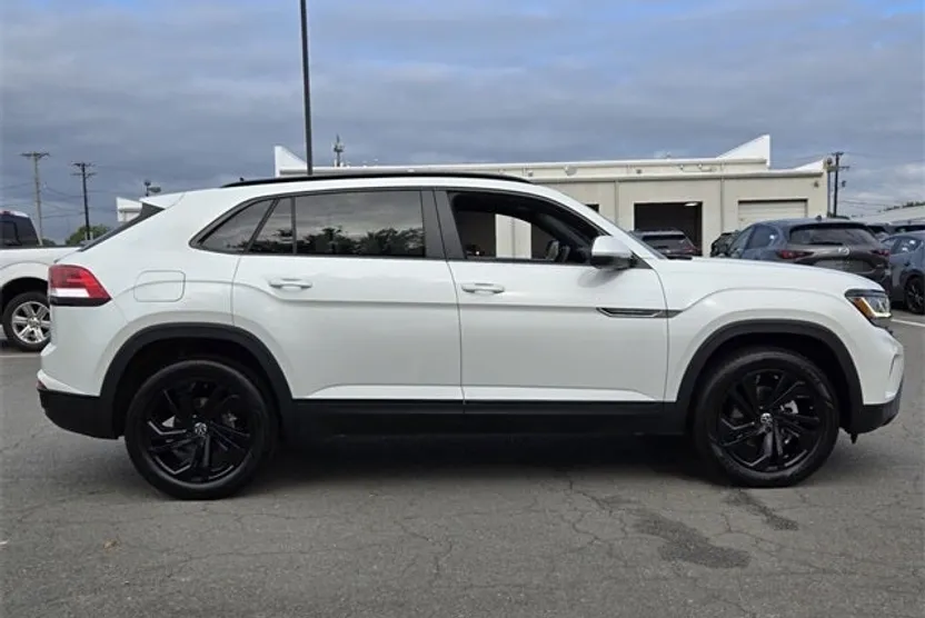 2023 Volkswagen Atlas Cross Sport V6 SEL photo 1