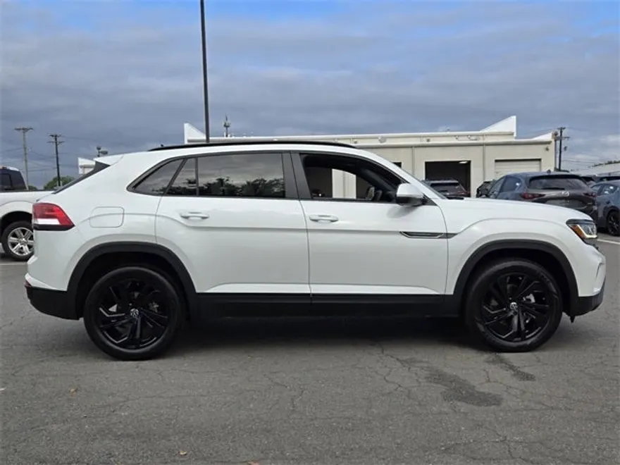 2023 Volkswagen Atlas Cross Sport V6 SEL photo 1