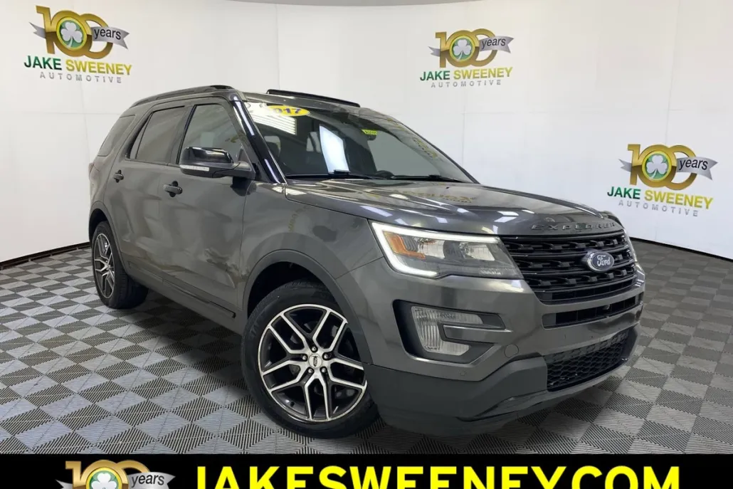 2017 Ford Explorer Sport photo 1