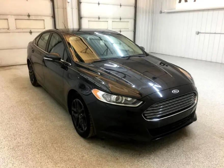 2015 Ford Fusion SE photo 1