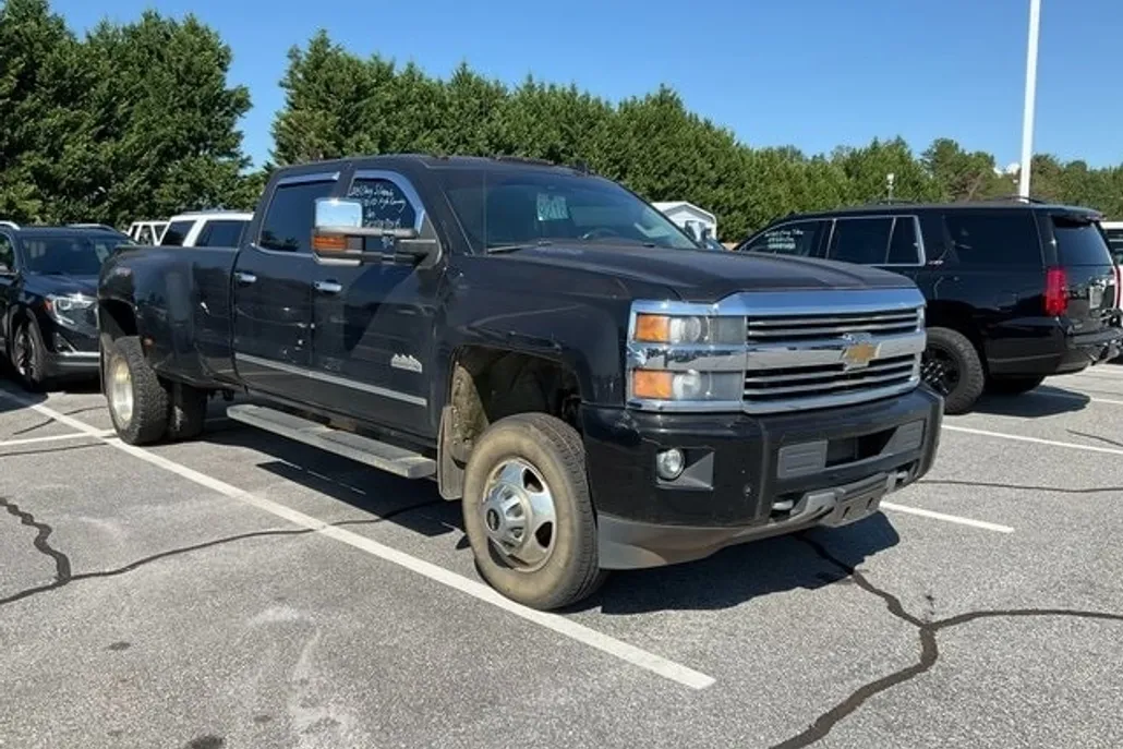 2015 Chevrolet Silverado 3500HD High Country photo 1