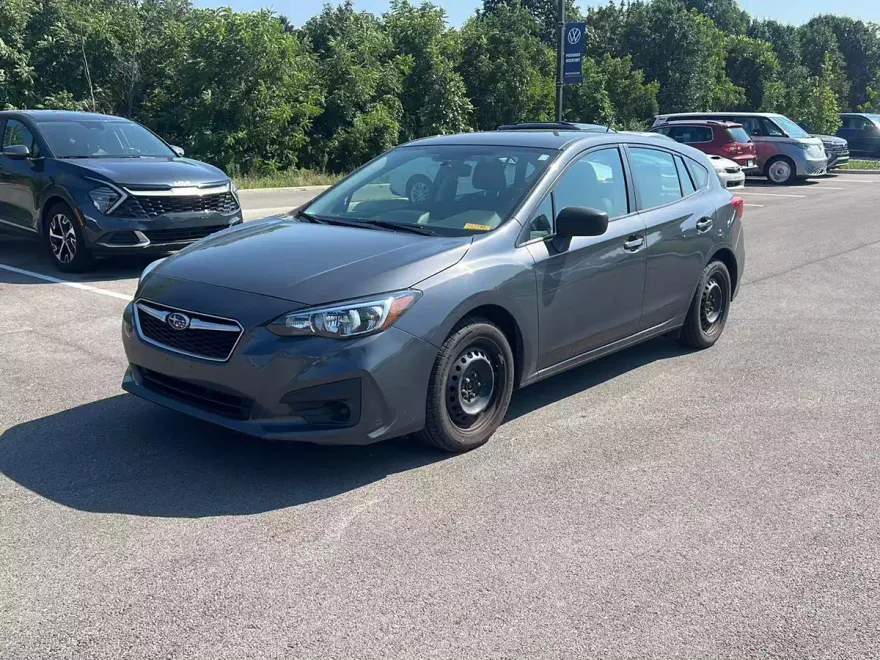2019 Subaru Impreza 2.0i photo 1