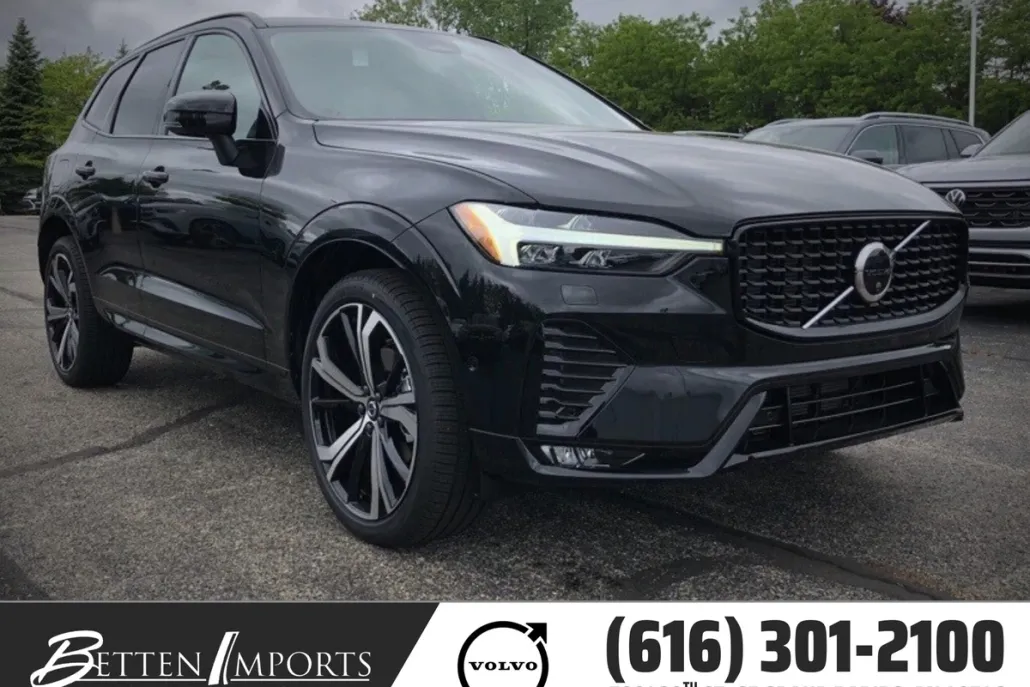 2025 Volvo XC60 B5 photo 1