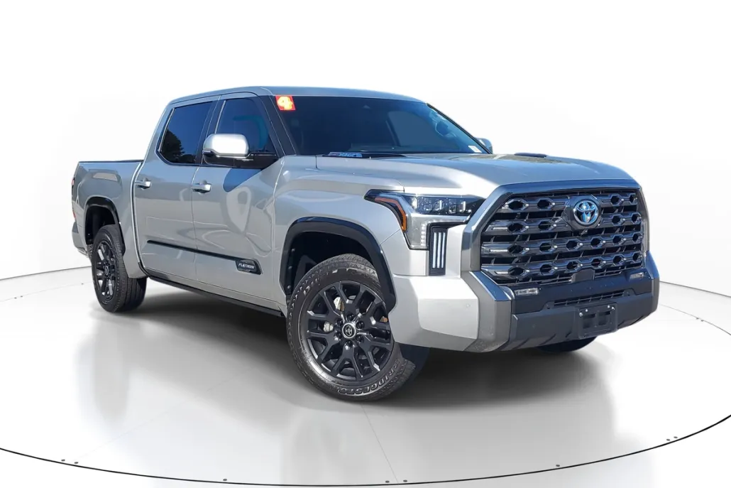 2024 Toyota Tundra Platinum photo 1