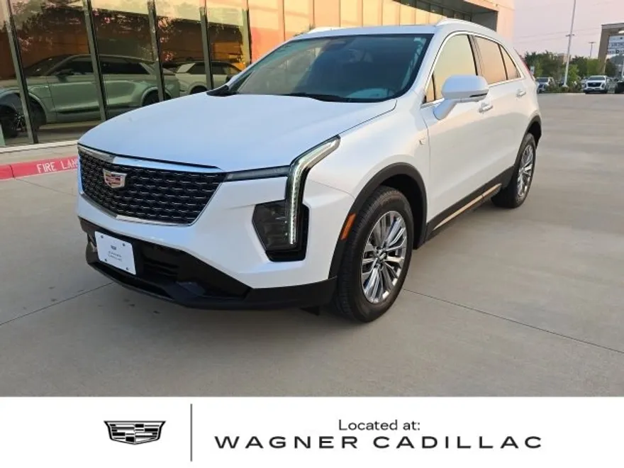 2025 Cadillac XT4 Premium Luxury photo 1