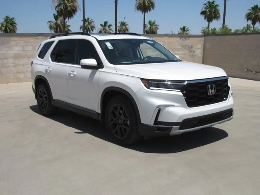 2025 Honda Pilot Touring photo 1
