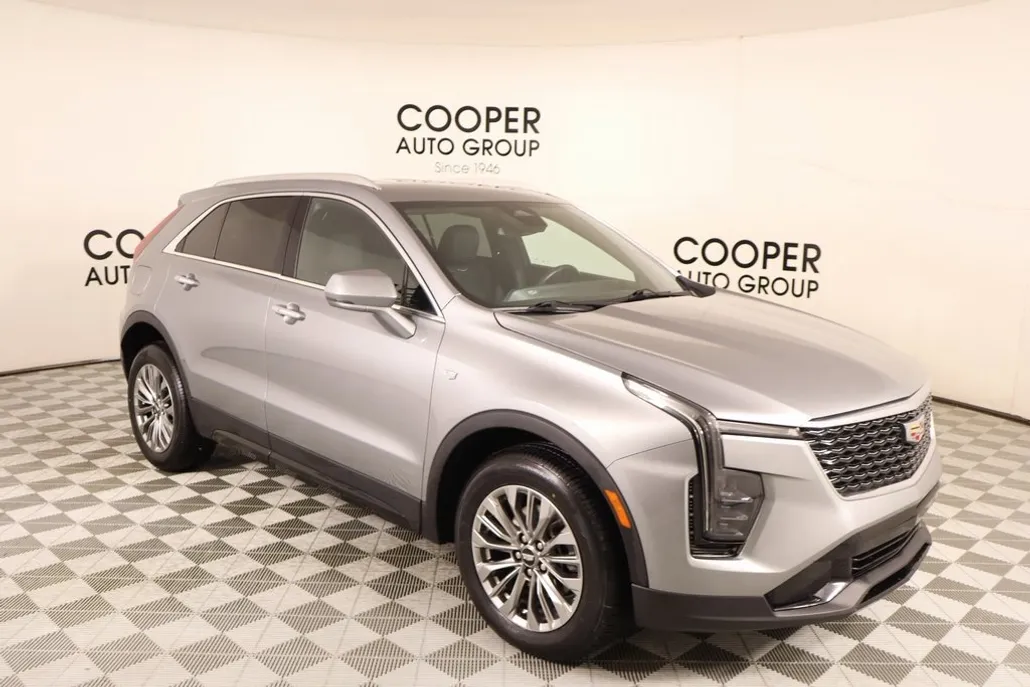 2024 Cadillac XT4 Premium Luxury photo 1