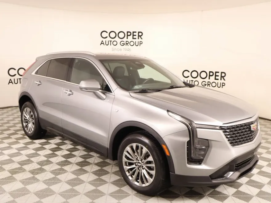 2024 Cadillac XT4 Premium Luxury photo 1