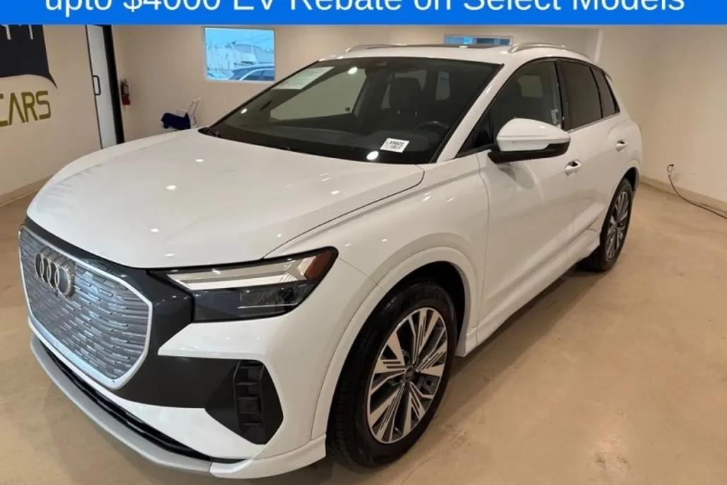 2023 Audi Q4 40 E-tron Premium photo 1